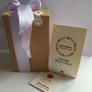 Cadeau Solidale in una scatola avana rigata